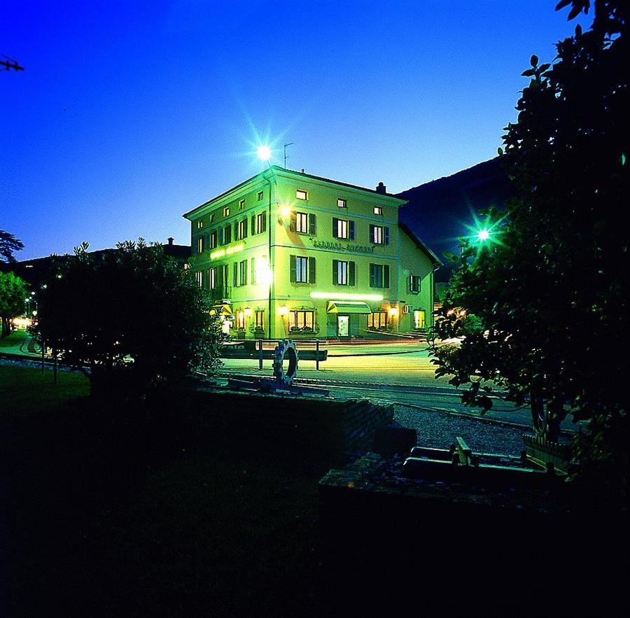 Albergo Ristorante Svizzero Capolago Exterior foto